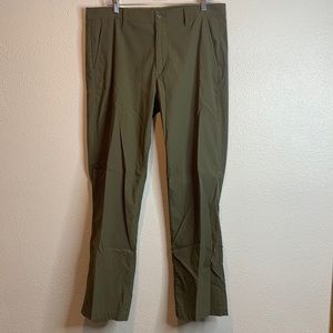 Eddie Bauer Dark Gray Golf Slacks in Size 35W x 32L